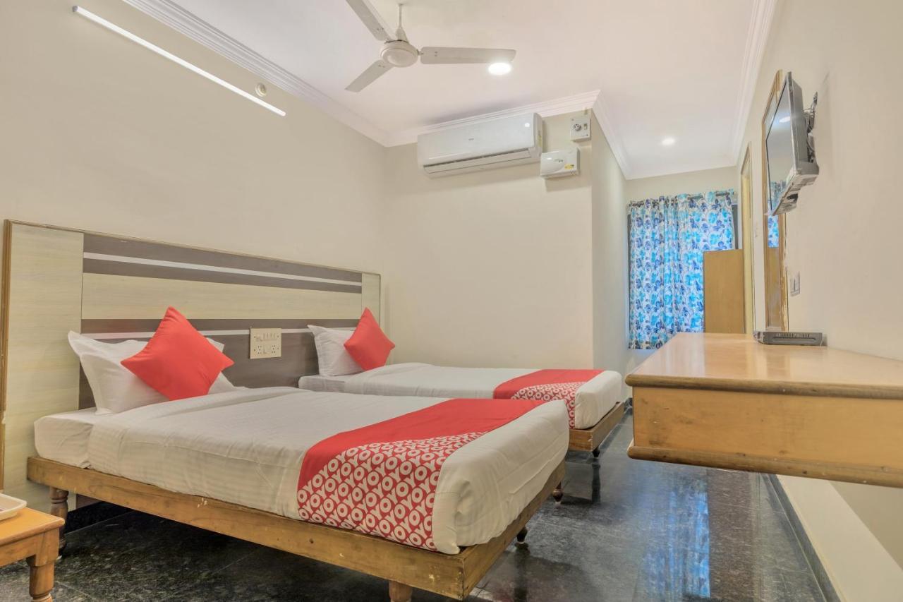 Oyo 11428 Hotel Krishna'S Residency Hyderabad Exterior photo